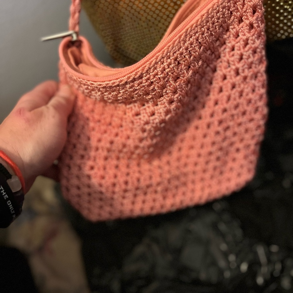 Handbags - Picture 8 of 16